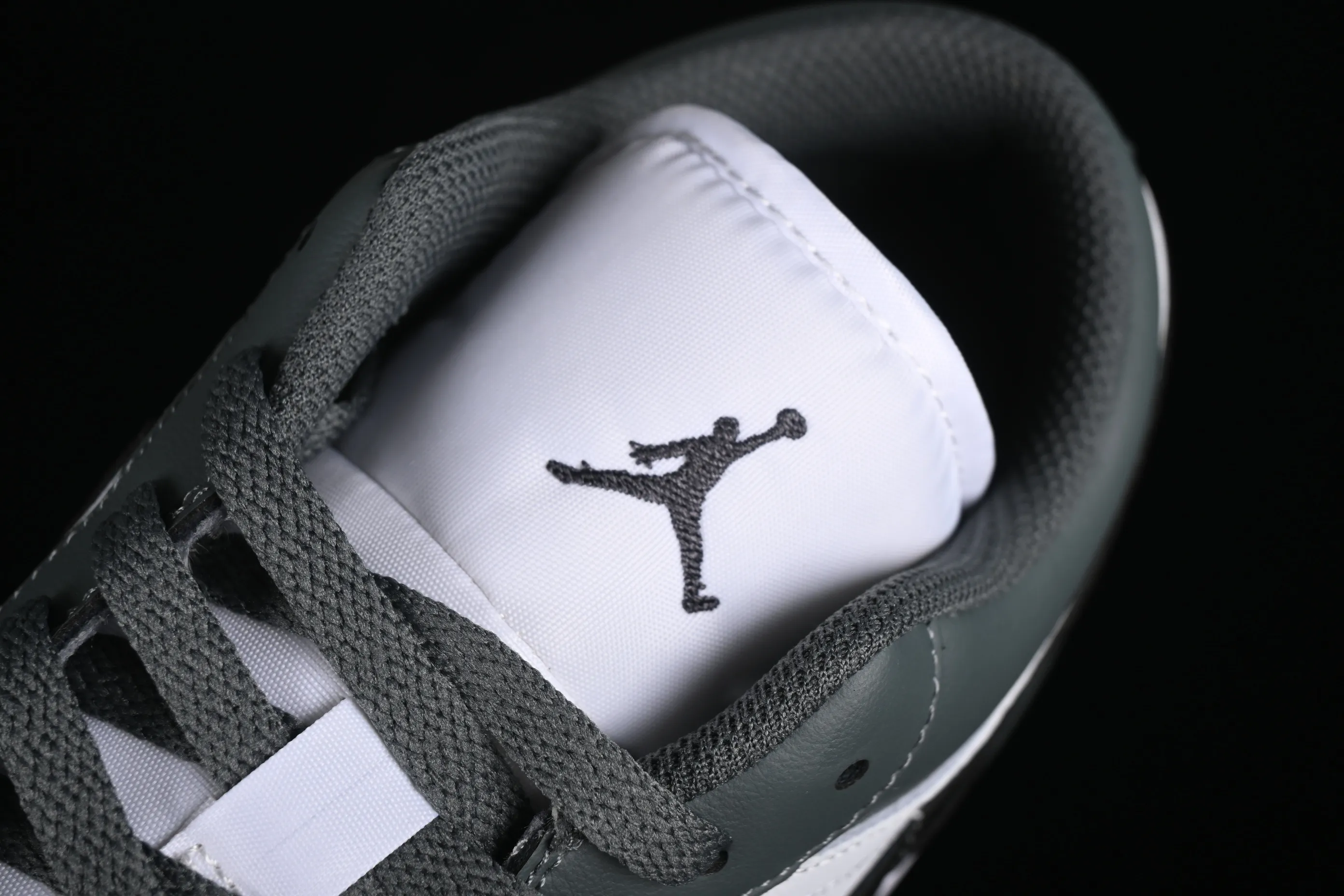 All categories Air Jordan Jordan series basketball shoes Air Jordan 1 Low Air Jordan 1 Low AJ1 Joe 1 black and gray low-top cultural basketball shoes 553560-152